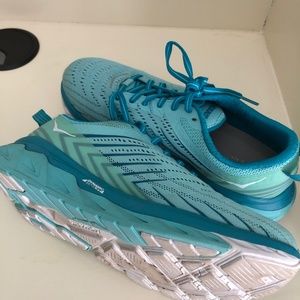 HOKA One One Arahi Size 7.5 - EUC